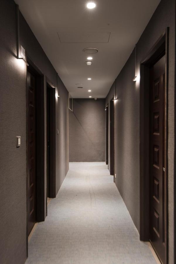 Sparrow Hotel Taichung Buitenkant foto