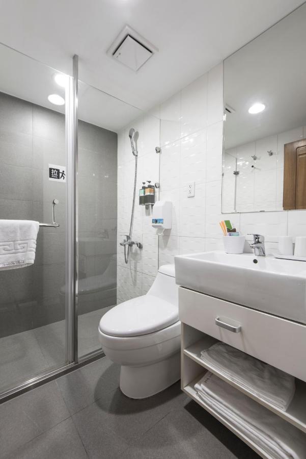Sparrow Hotel Taichung Buitenkant foto