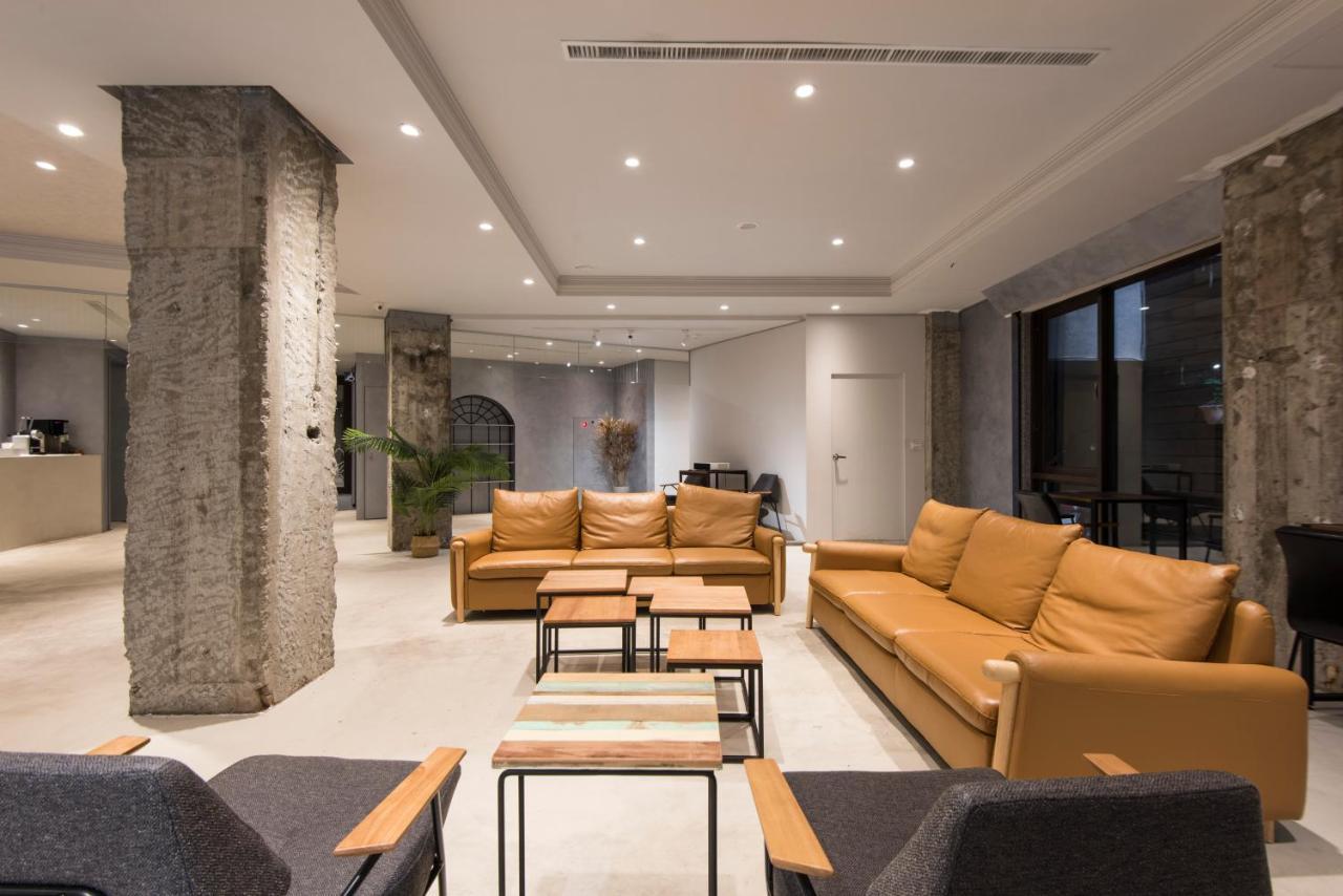 Sparrow Hotel Taichung Buitenkant foto
