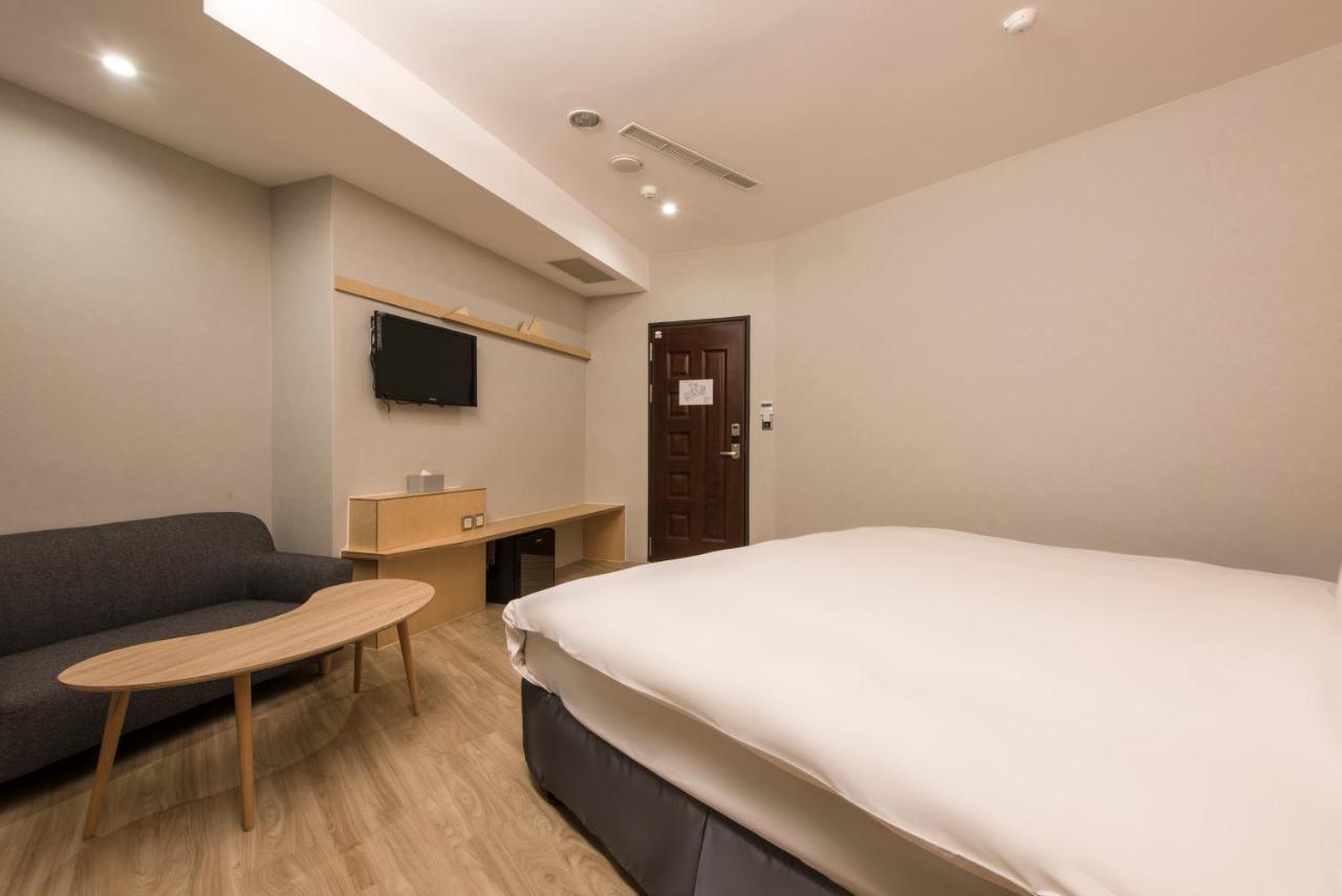 Sparrow Hotel Taichung Buitenkant foto