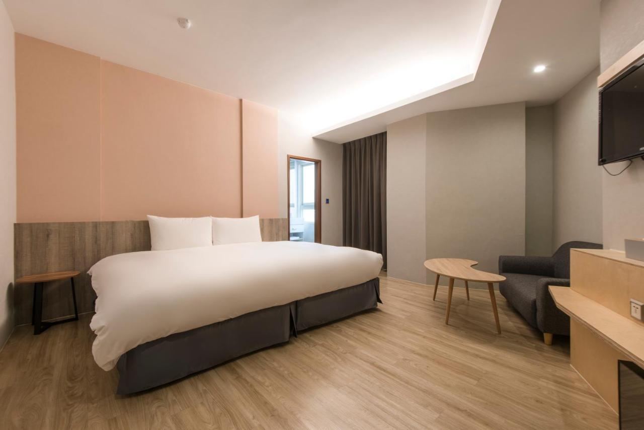Sparrow Hotel Taichung Buitenkant foto