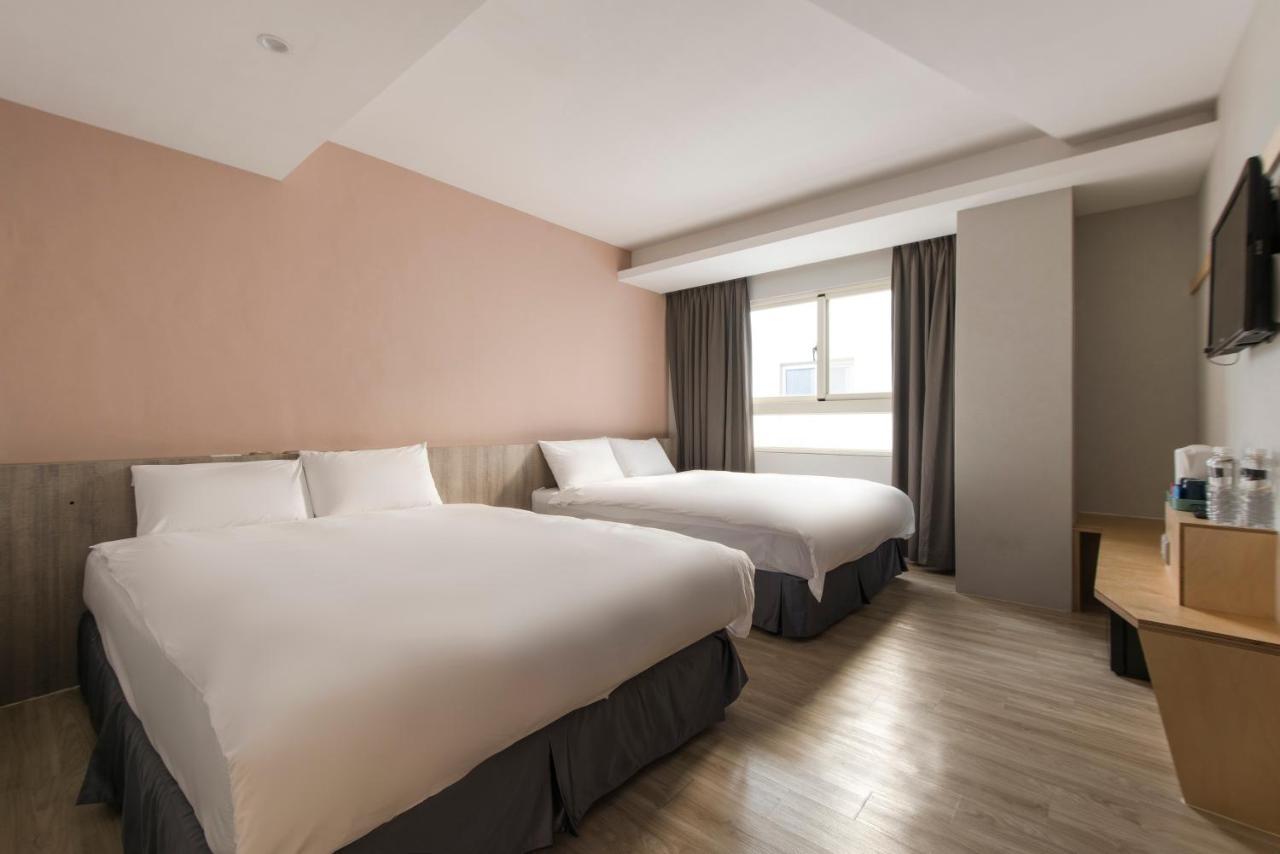 Sparrow Hotel Taichung Buitenkant foto